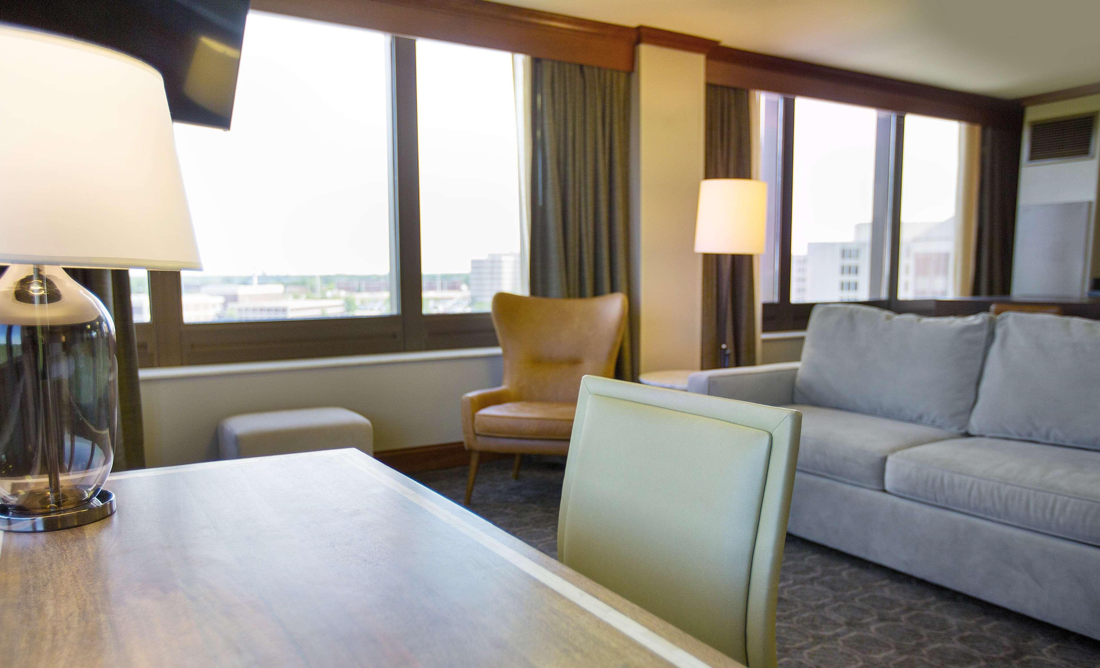 Doubletree By Hilton Chicago - Oak Brook Hotel Exterior photo
