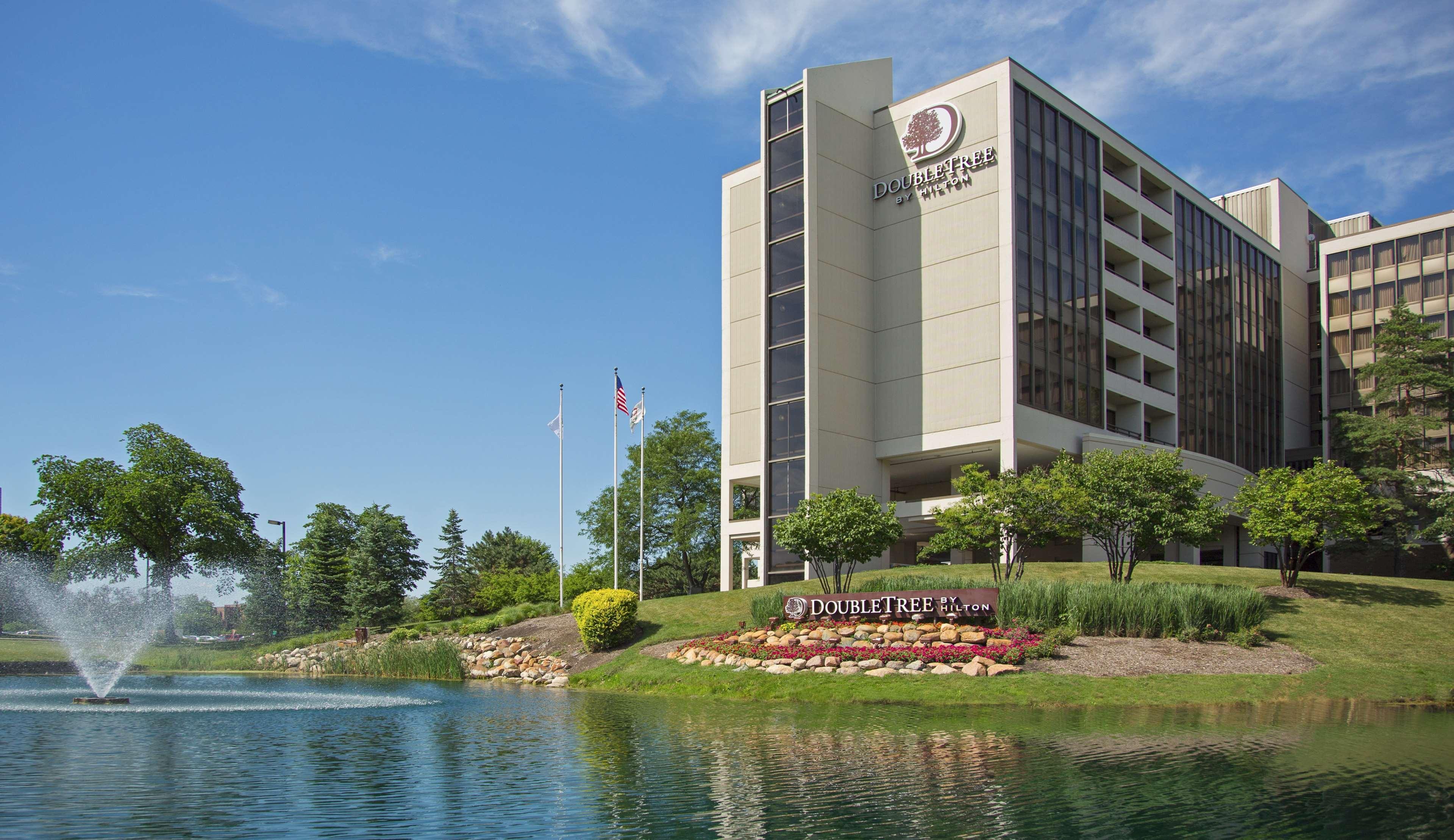 Doubletree By Hilton Chicago - Oak Brook Hotel Exterior photo