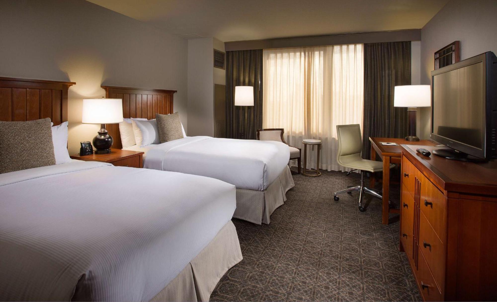 Doubletree By Hilton Chicago - Oak Brook Hotel Exterior photo