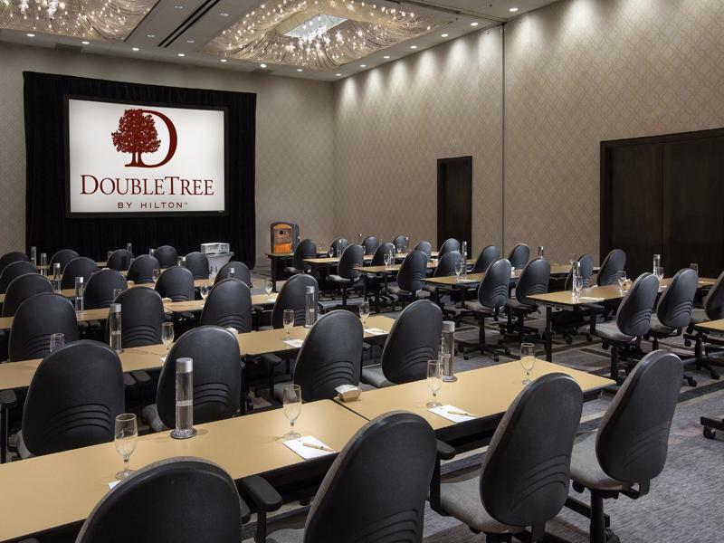 Doubletree By Hilton Chicago - Oak Brook Hotel Exterior photo
