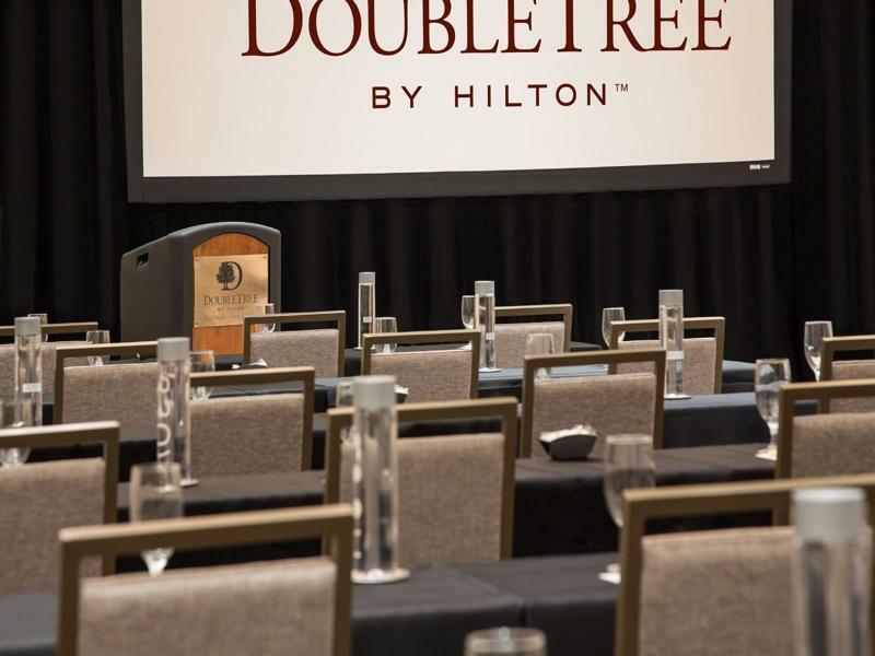 Doubletree By Hilton Chicago - Oak Brook Hotel Exterior photo